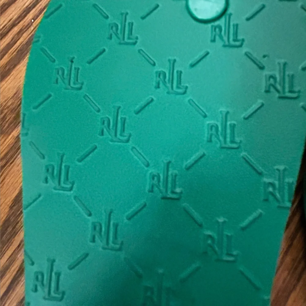 Lauren Ralph Lauren Green Flip Flop Sandals Size 7-8 NWOT - Picture 9 of 9